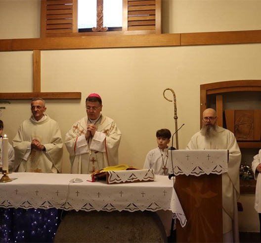 Biskup Šaško predvodio misu na Božić u Župi sv. Petra i Pavla u Bešićima